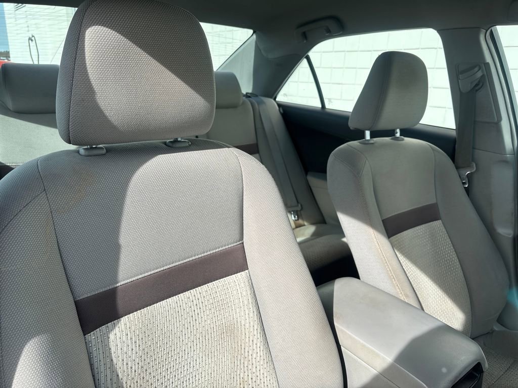 Used 2014 Toyota Camry LE image 17