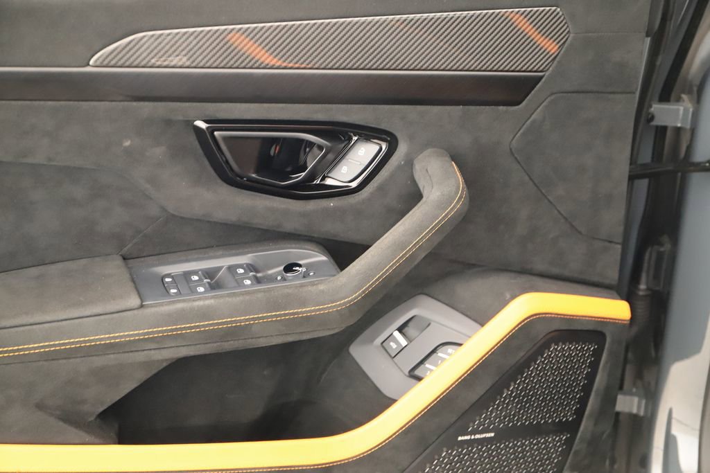 Used 2024 Lamborghini Urus Performante image 23