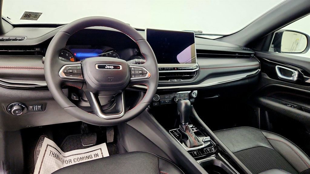 Used 2023 Jeep Compass Trailhawk image 12