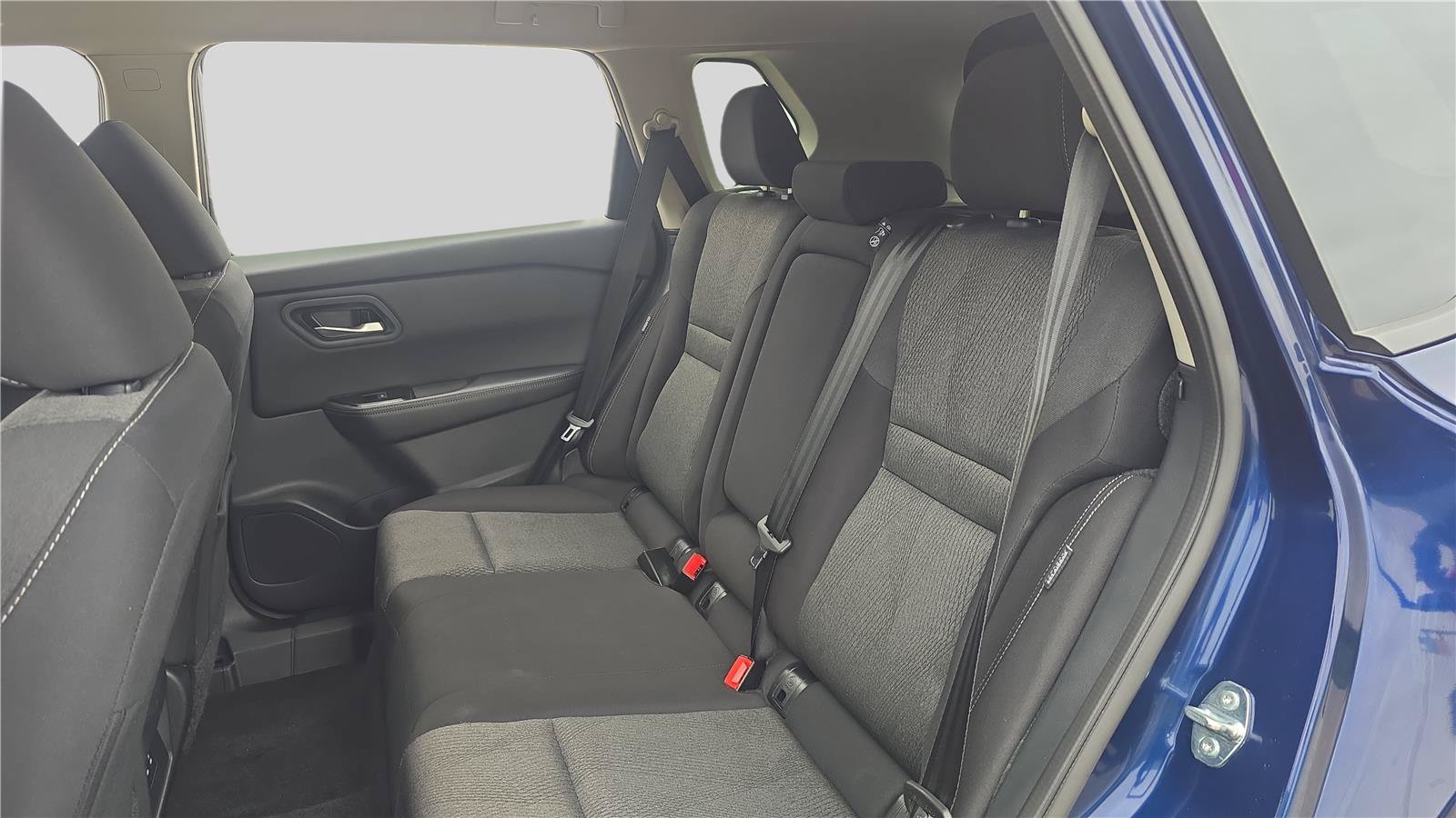 Used 2025 Nissan Rogue SV FWD image 18