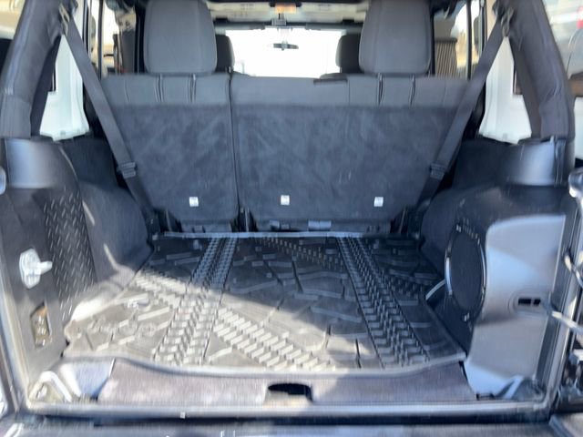 Used 2012 Jeep Wrangler Unlimited Rubicon w/ Connectivity Group AWD/4WD image 40