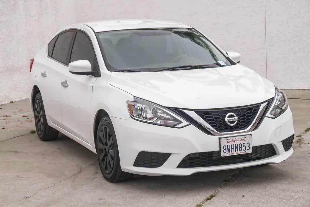 Used 2016 Nissan Sentra SV FWD image 3