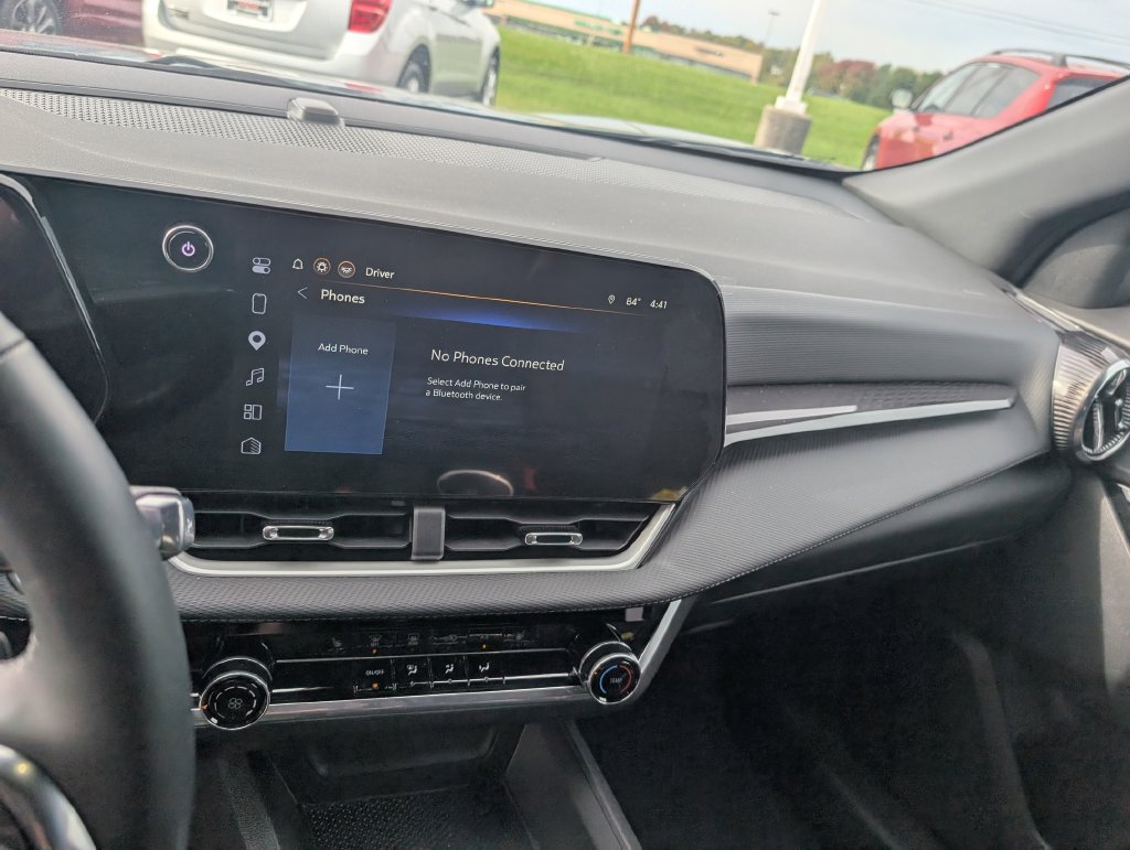 Used 2026 Chevrolet Equinox LT w/ Safety and Technology Package FWD image 19
