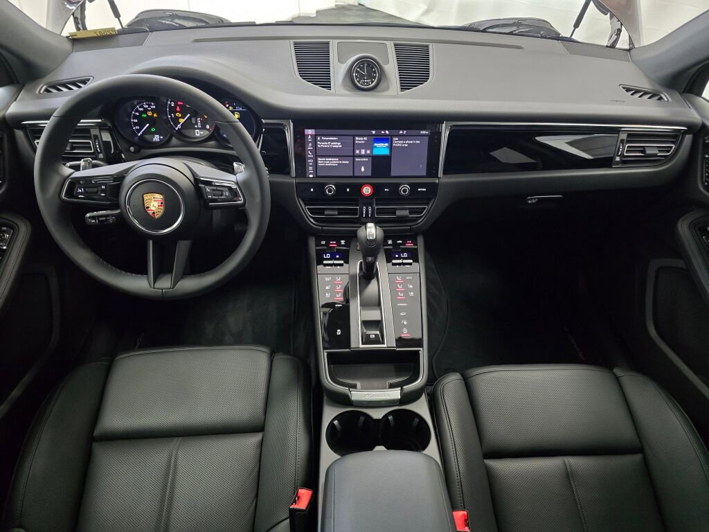 New 2025 Porsche Macan image 18