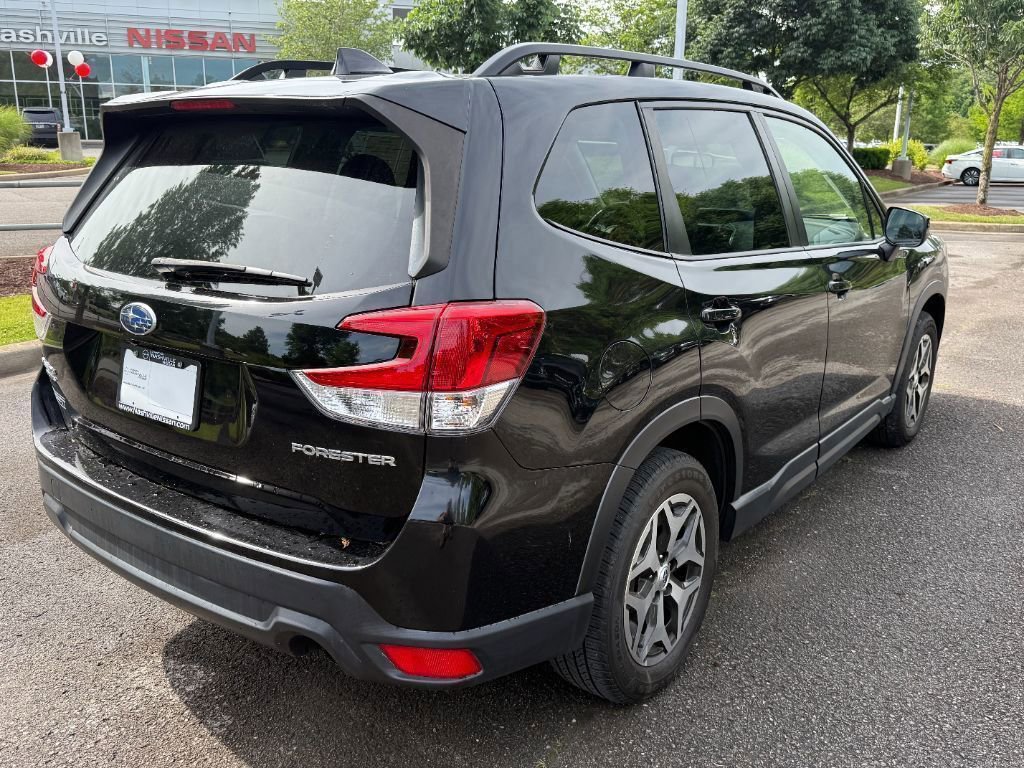 Used 2023 Subaru Forester Premium AWD/4WD image 6
