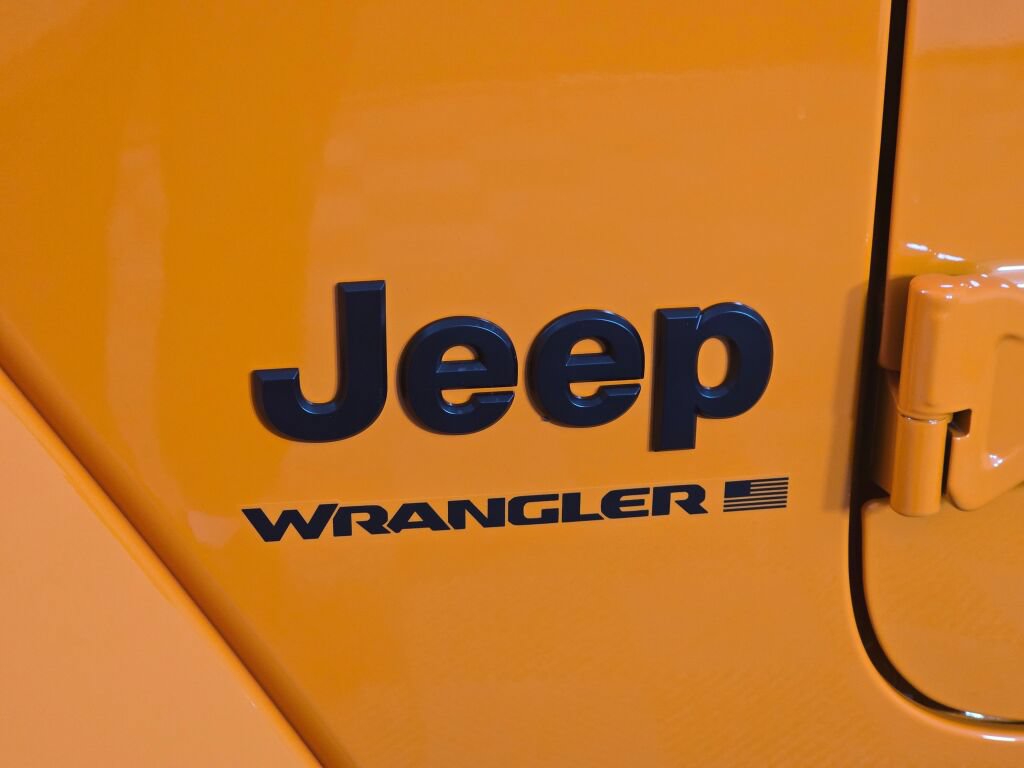 New 2026 Jeep Wrangler Unlimited Sahara w/ Whitecap Package AWD/4WD image 13