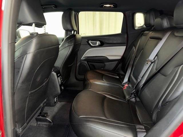 Used 2025 Jeep Compass Limited AWD/4WD image 17
