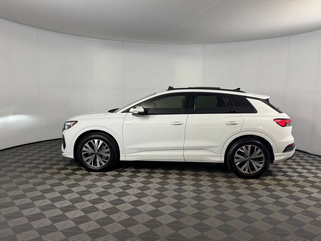 Used 2025 Audi Q4 e-tron Premium w/ Convenience Package RWD image 10