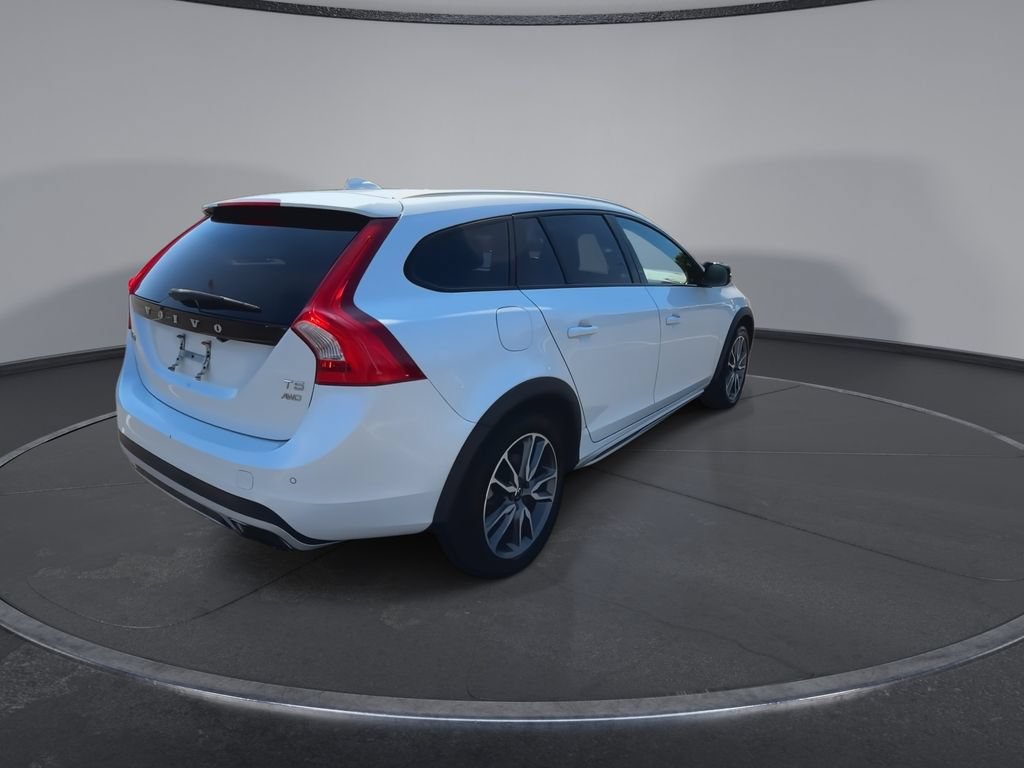 Used 2017 Volvo V60 T5 Cross Country w/ Convenience Package AWD/4WD image 8