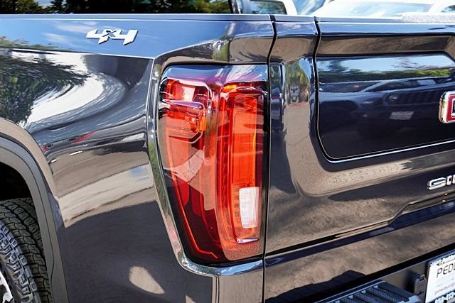 Used 2025 GMC Sierra 1500 SLT AWD/4WD image 7