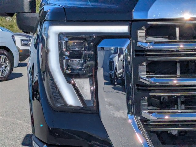 Used 2025 GMC Sierra 2500 SLT w/ SLT Premium Package image 10