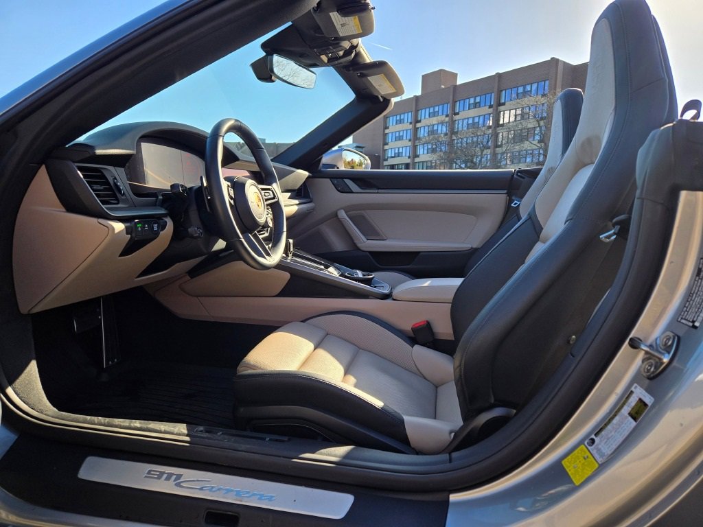 Used 2025 Porsche 911 Carrera image 25