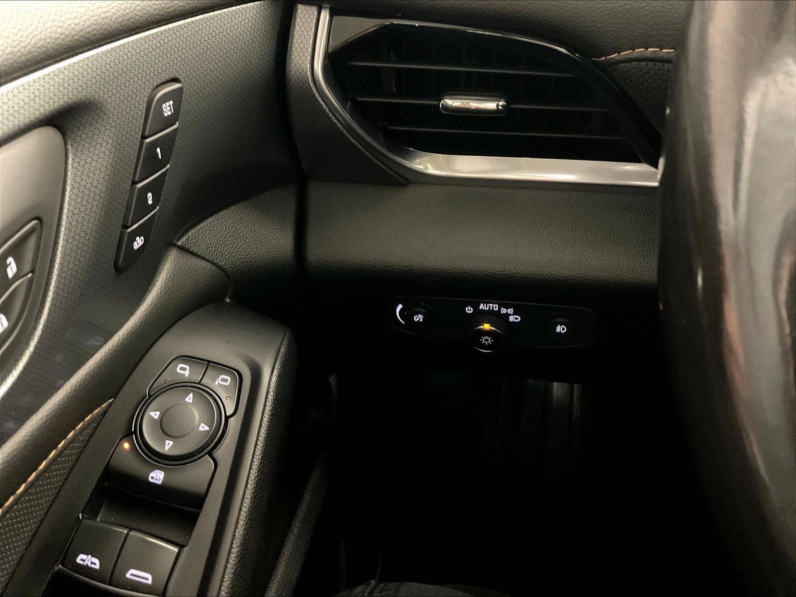 Used 2019 Chevrolet Traverse Premier w/ Redline Edition AWD/4WD image 15