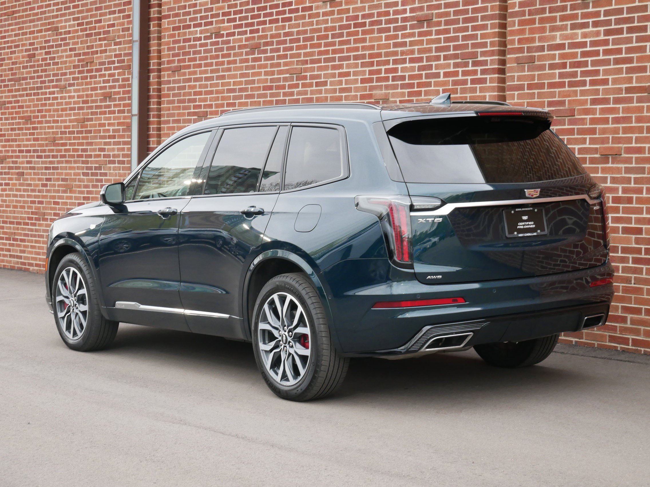 Certified 2024 Cadillac XT6 Sport w/ Platinum Package AWD/4WD image 3