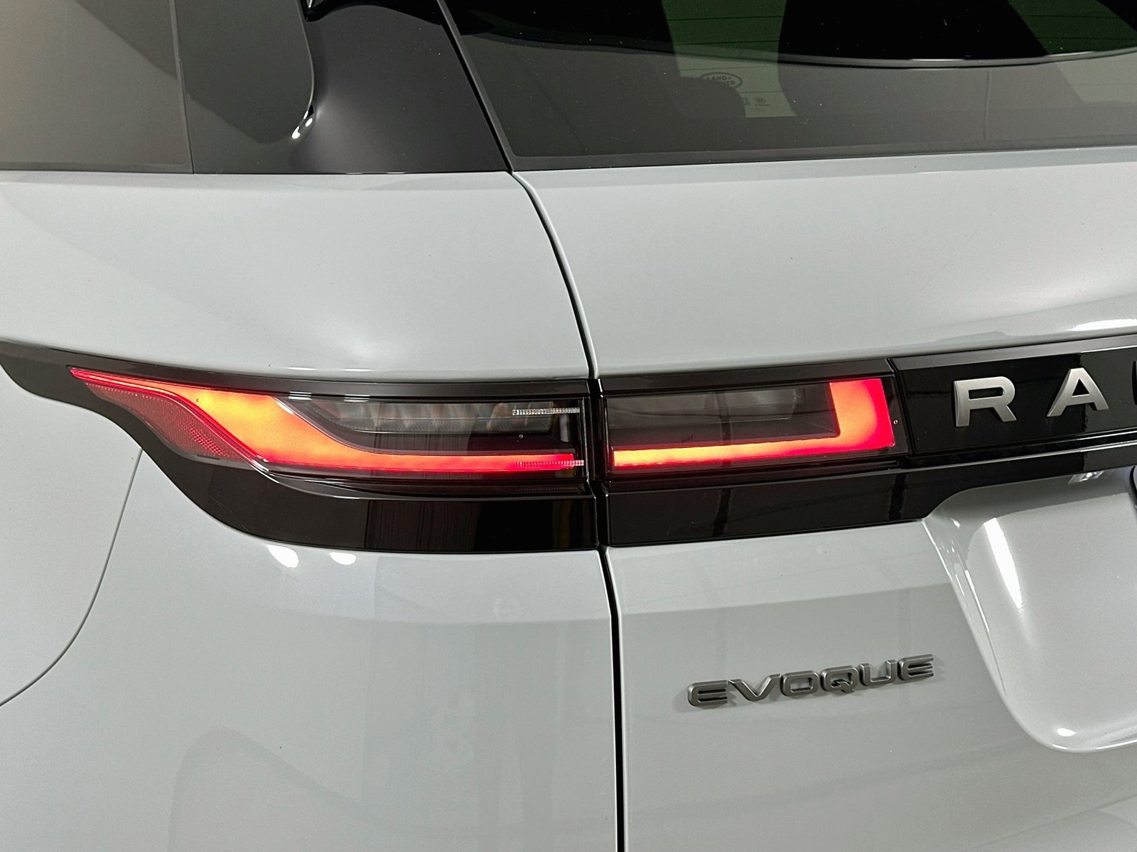 New 2026 Land Rover Range Rover Evoque S AWD/4WD image 12