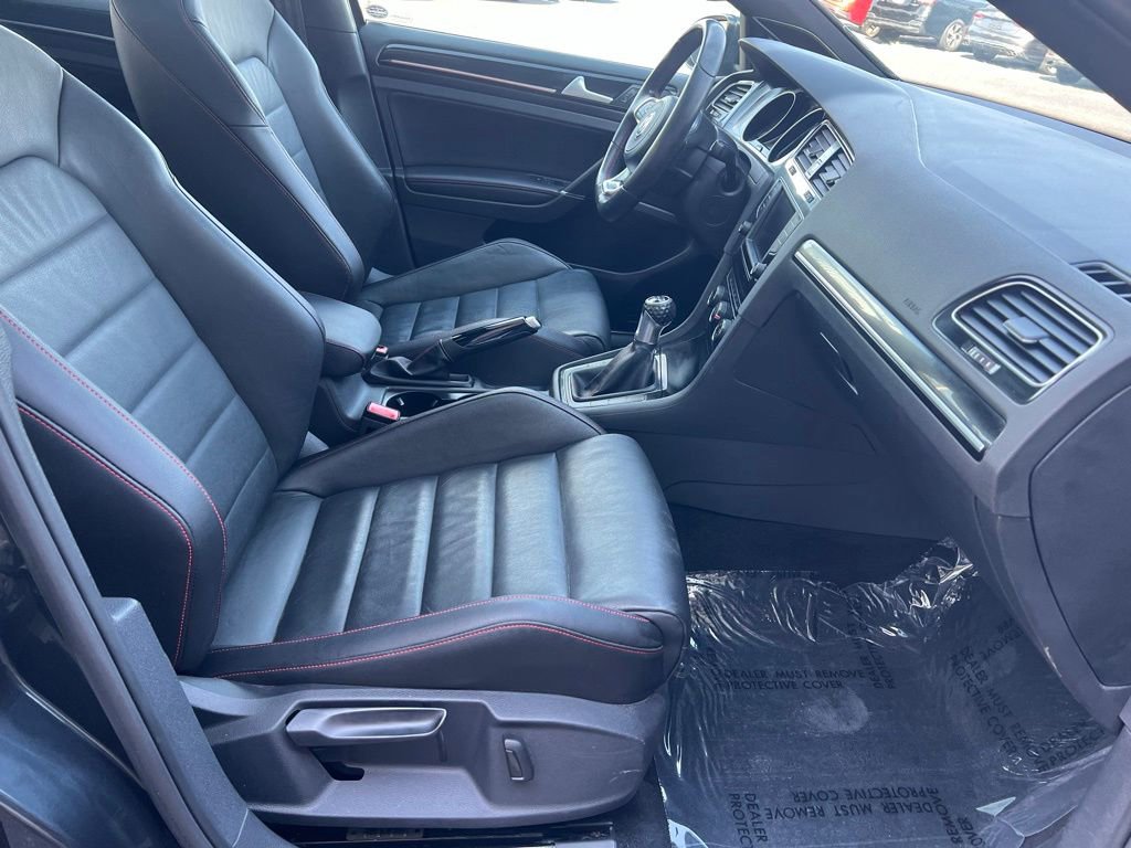 Used 2017 Volkswagen GTI SE FWD image 29