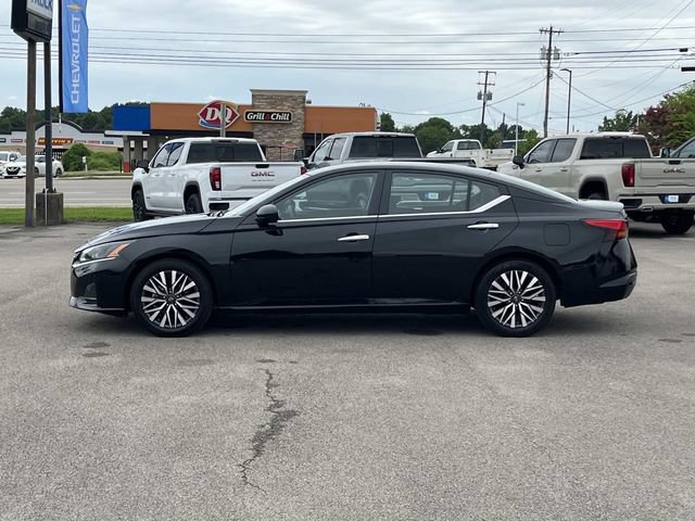 Used 2025 Nissan Altima 2.5 SV FWD image 7