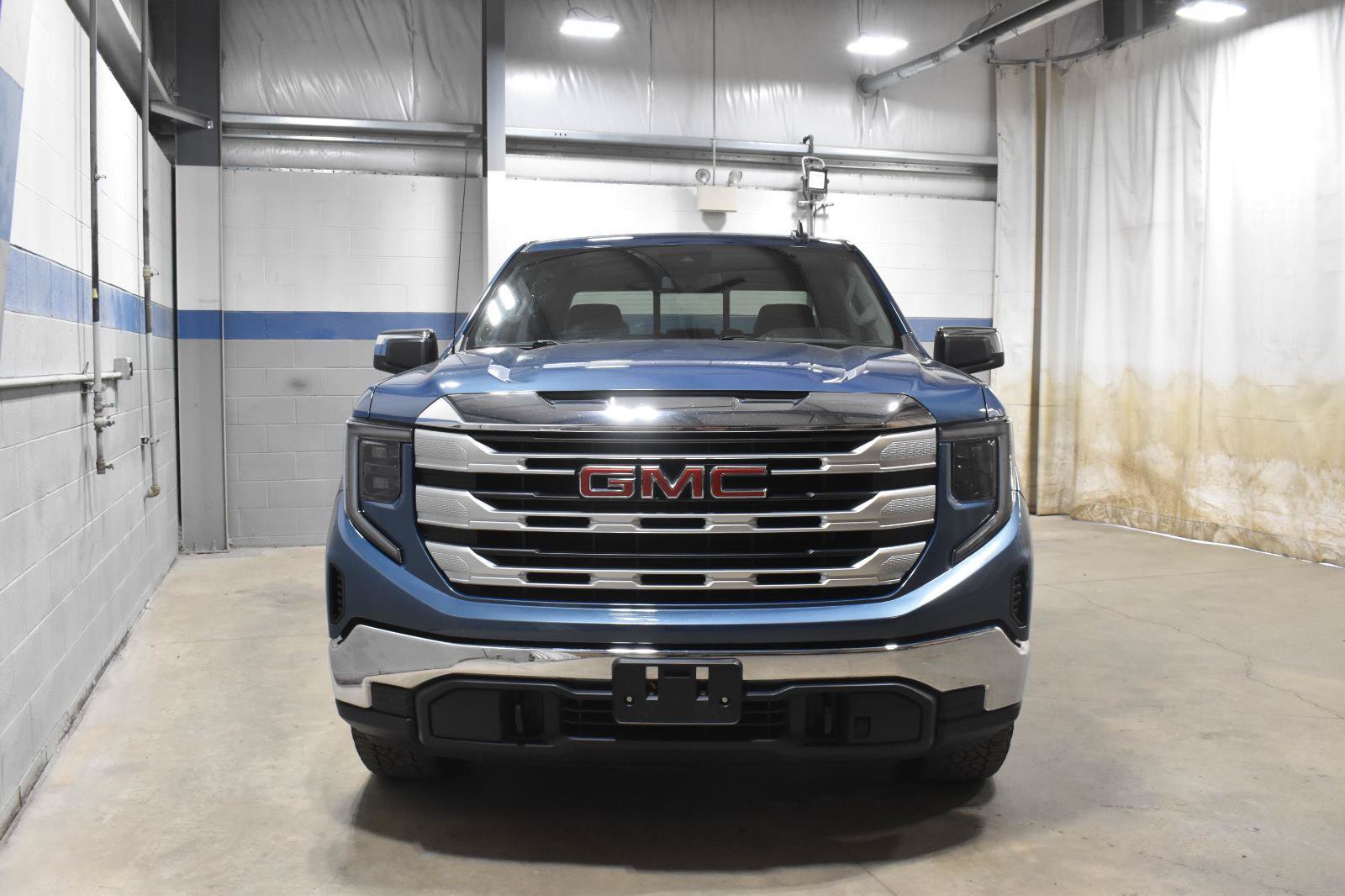 Used 2024 GMC Sierra 1500 SLE w/ Preferred Package AWD/4WD image 29
