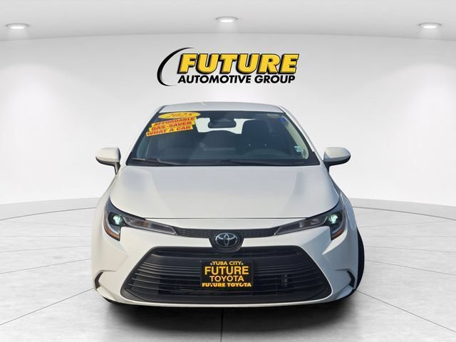 Certified 2025 Toyota Corolla LE FWD image 2