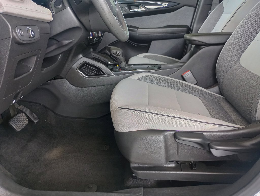Used 2025 Chevrolet TrailBlazer LT FWD image 10