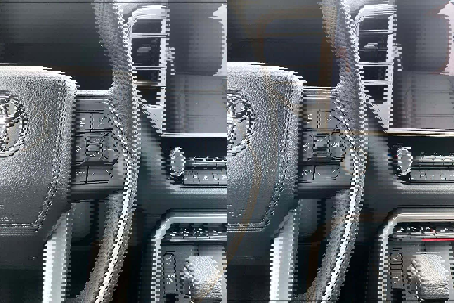 Used 2025 Toyota Tundra Limited image 25