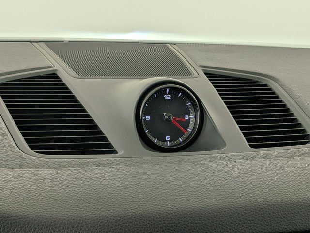 Certified 2023 Porsche Cayenne Platinum Edition image 28