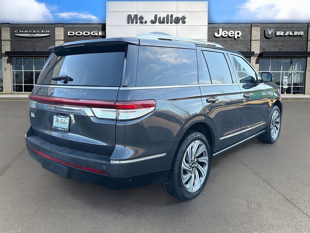 Used 2023 Lincoln Navigator Reserve image 4