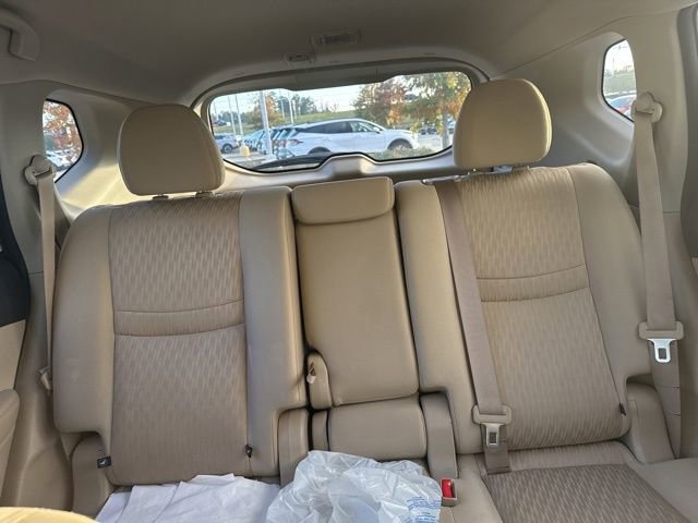 Used 2017 Nissan Rogue SV image 24