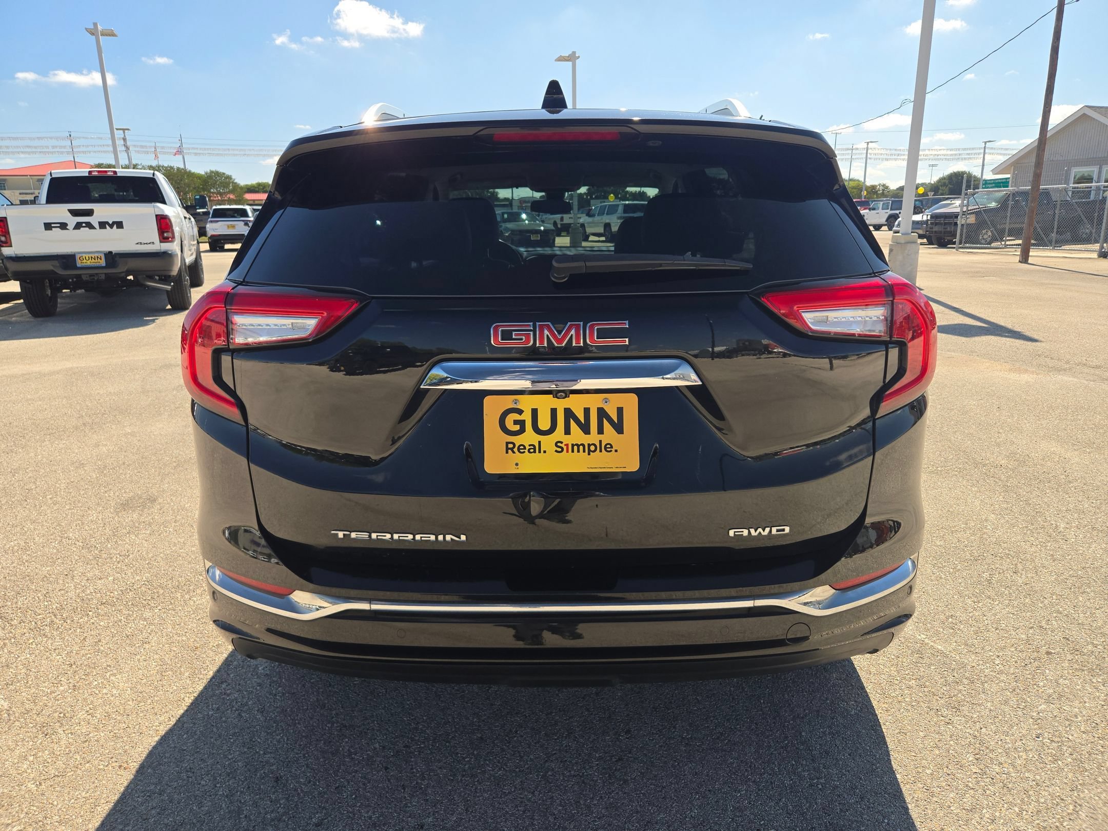 Used 2023 GMC Terrain Denali AWD/4WD image 4
