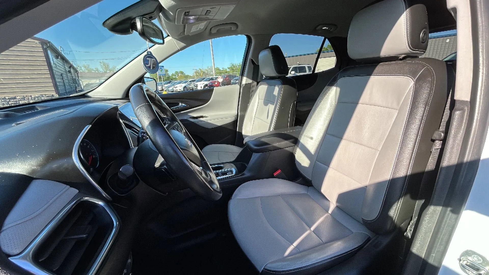 Used 2019 Chevrolet Equinox Premier FWD image 26