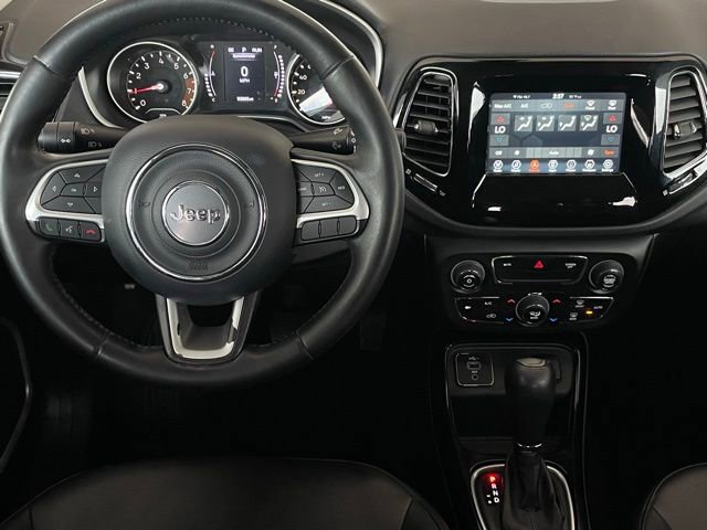 Used 2019 Jeep Compass Latitude FWD image 12