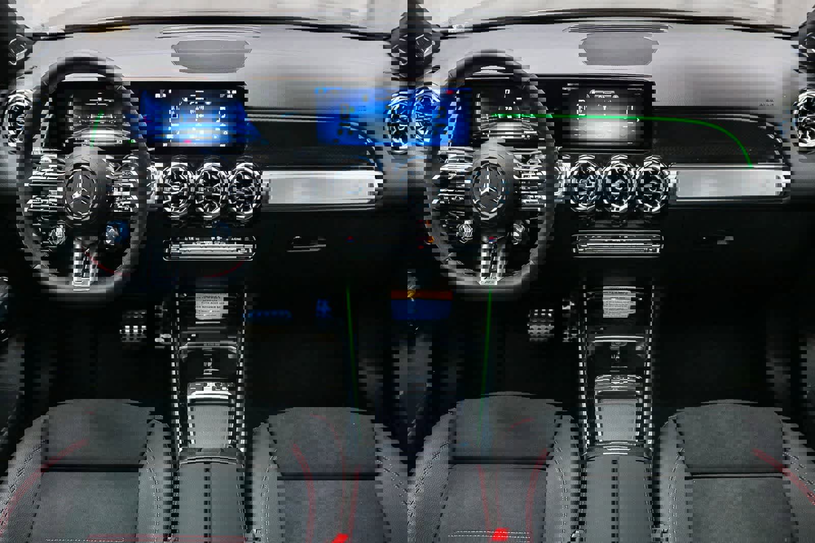 New 2025 Mercedes-Benz GLB 35 AMG 4MATIC image 13