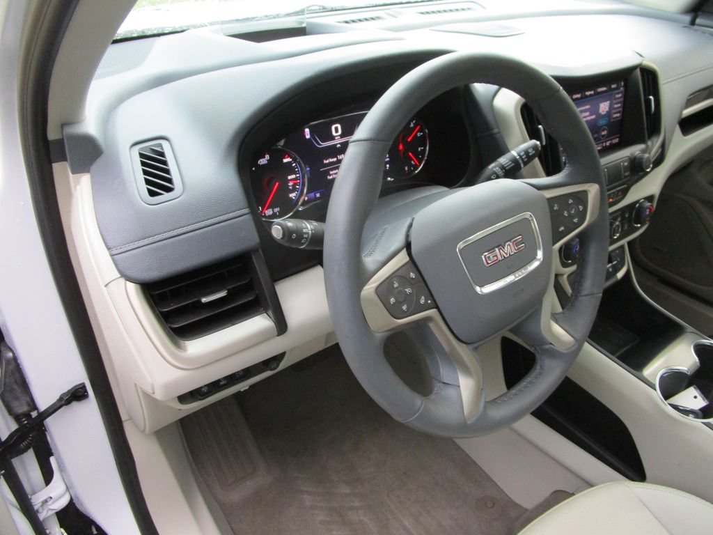 Used 2024 GMC Terrain Denali w/ Denali Premium Package AWD/4WD image 25