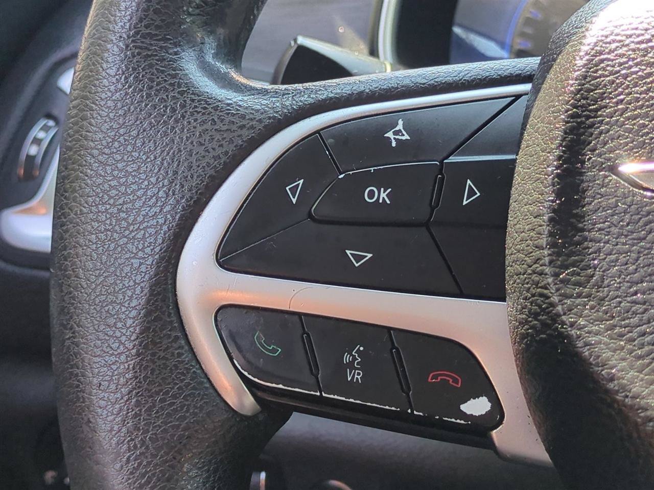 Used 2015 Chrysler 200 Limited FWD image 16