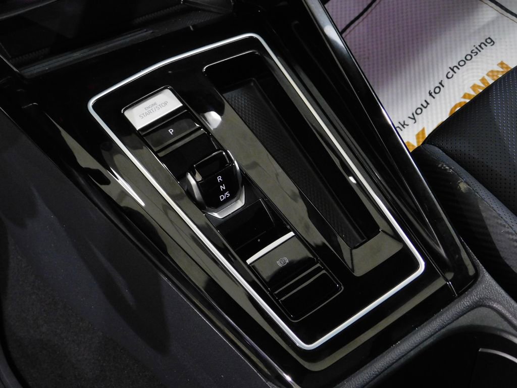 Used 2025 Volkswagen Golf R Black Edition image 66