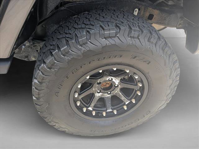 Used 2018 Jeep Wrangler Unlimited Sahara AWD/4WD image 17
