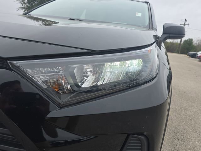 Used 2021 Toyota RAV4 LE image 30