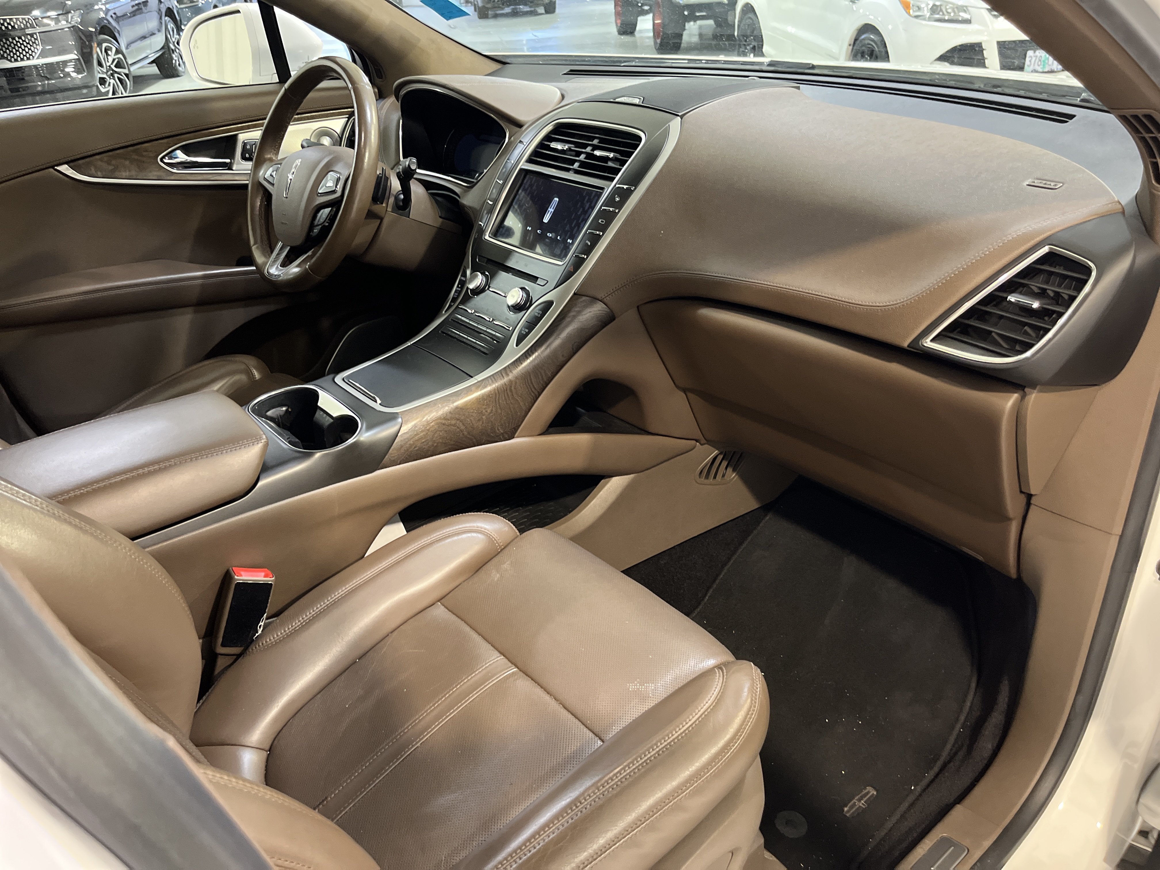 Used 2016 Lincoln MKX Reserve w/ Luxury Package AWD/4WD image 19