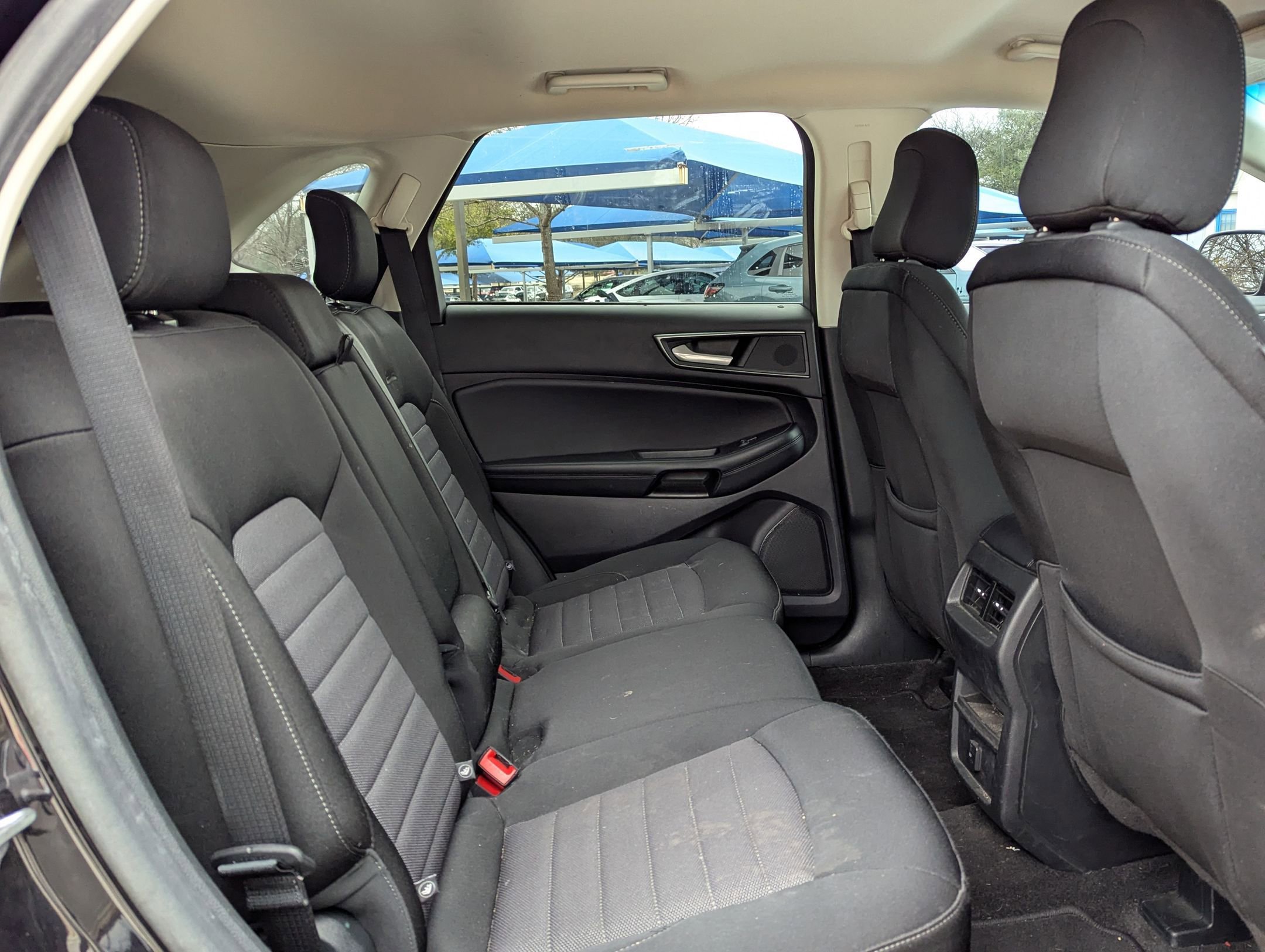 Used 2020 Ford Edge SE image 22