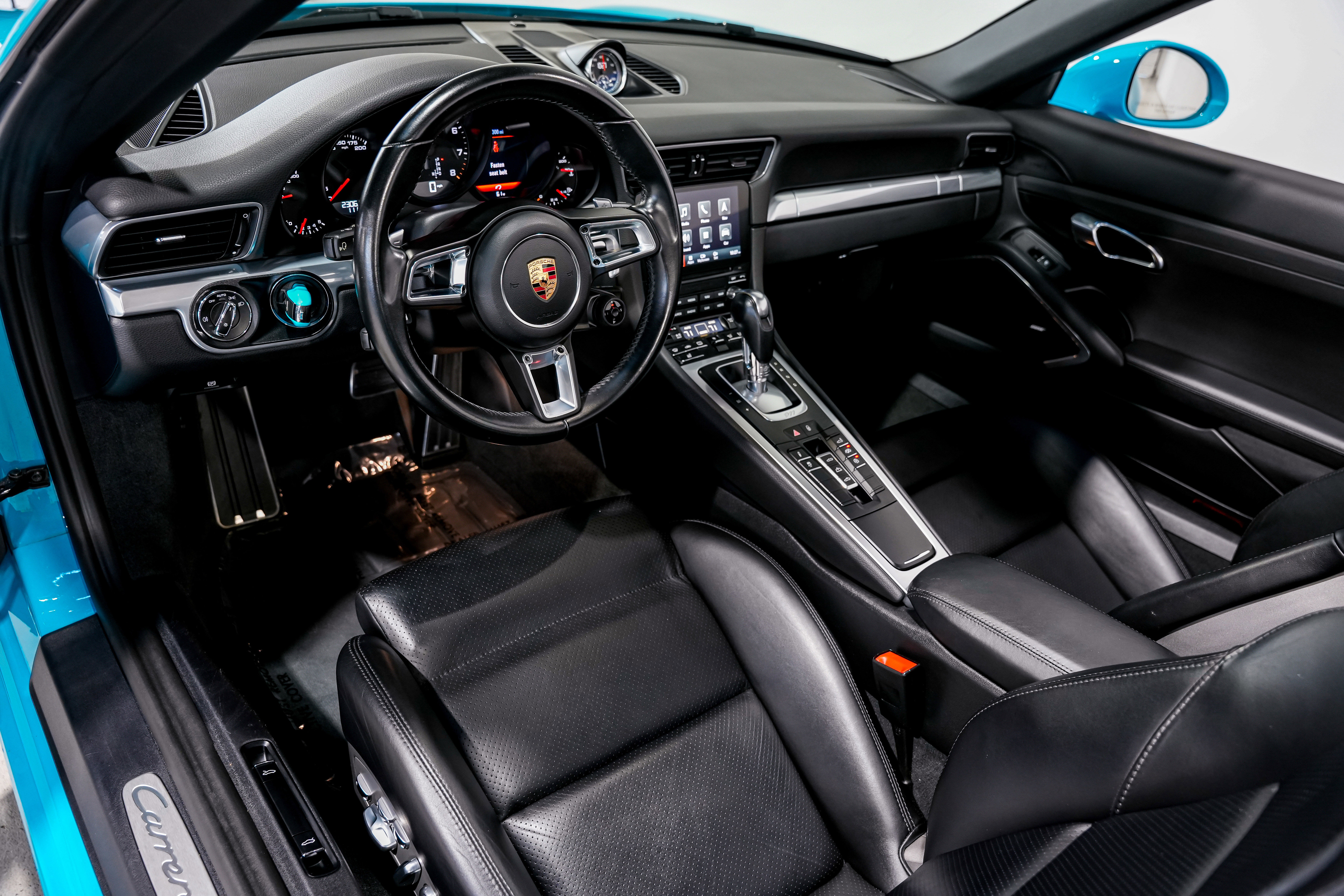 Used 2018 Porsche 911 Carrera 4S image 9