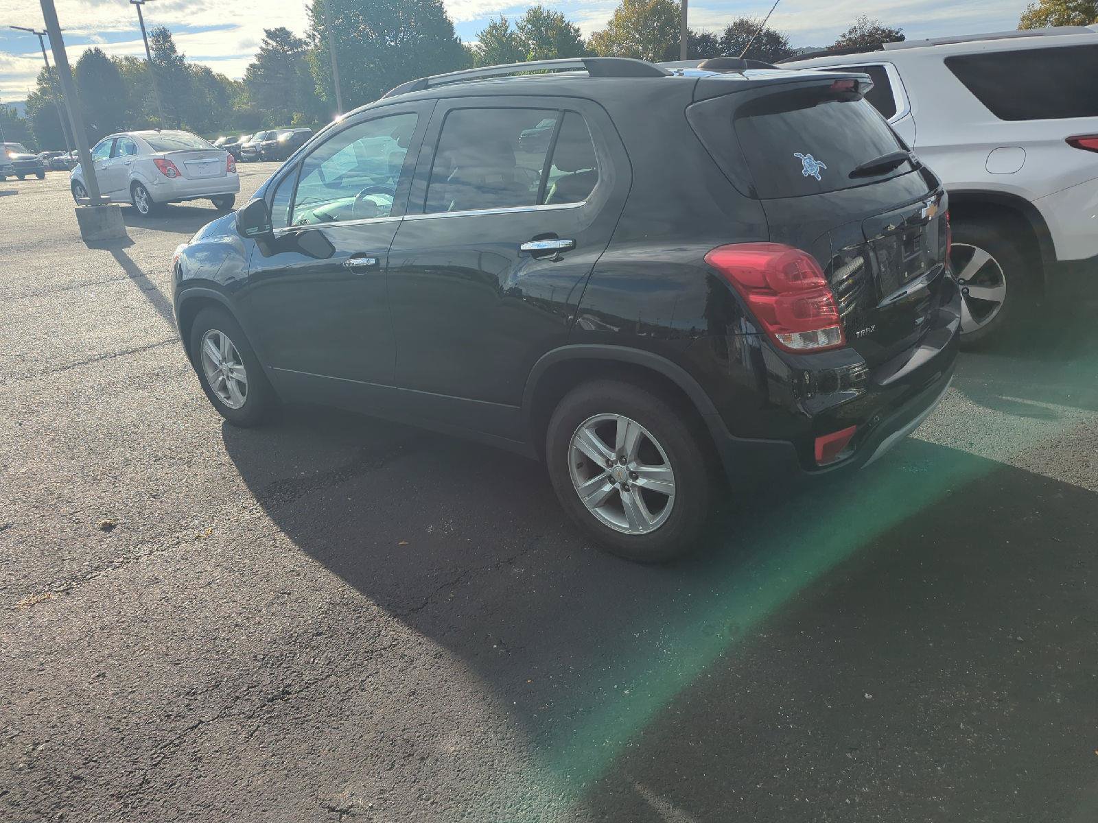 Used 2019 Chevrolet Trax LT w/ LT Convenience Package FWD image 5
