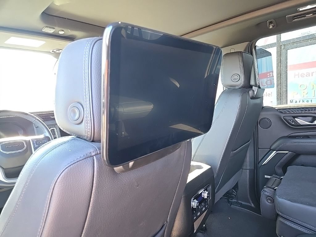 Used 2024 GMC Yukon XL Denali w/ Advanced Technology Package AWD/4WD image 98