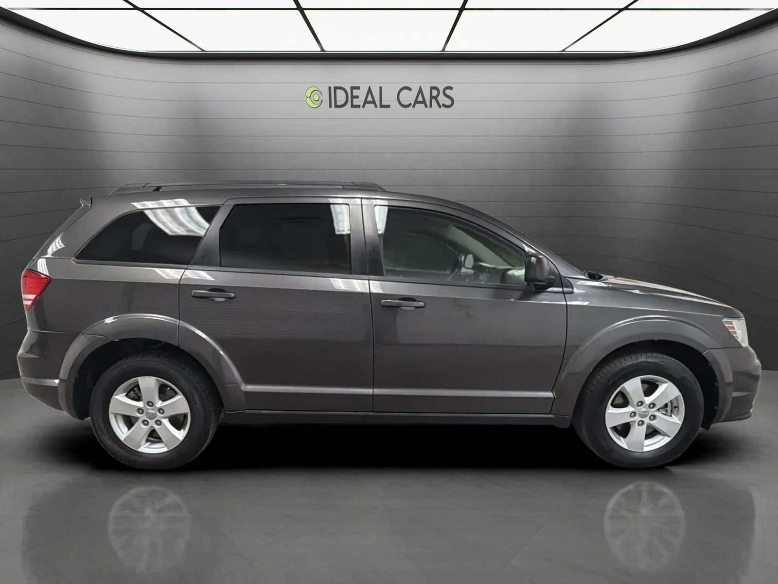 Used 2016 Dodge Journey SE w/ Flexible Seating Group FWD image 4