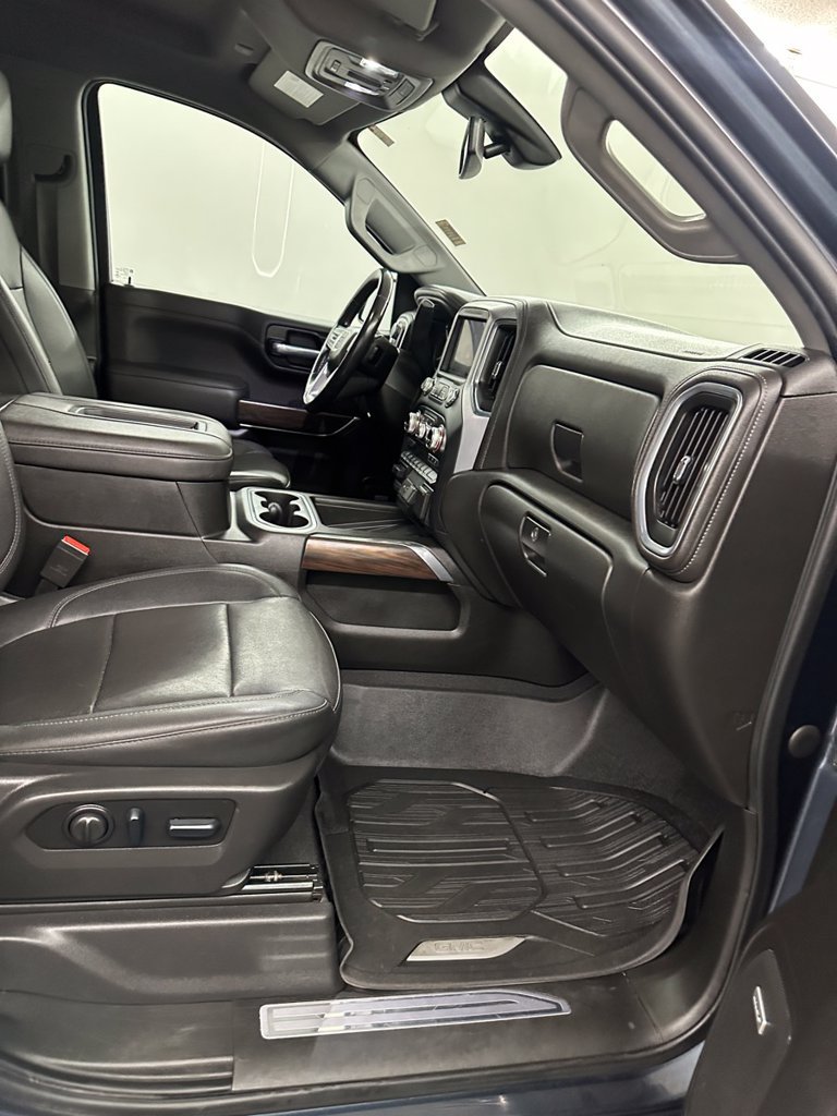 Used 2022 GMC Sierra 1500 SLT w/ SLT Premium Plus Package AWD/4WD image 40