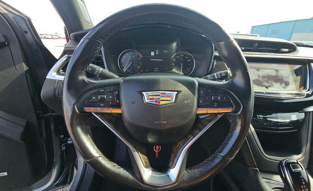 Used 2023 Cadillac XT6 Premium Luxury FWD image 5