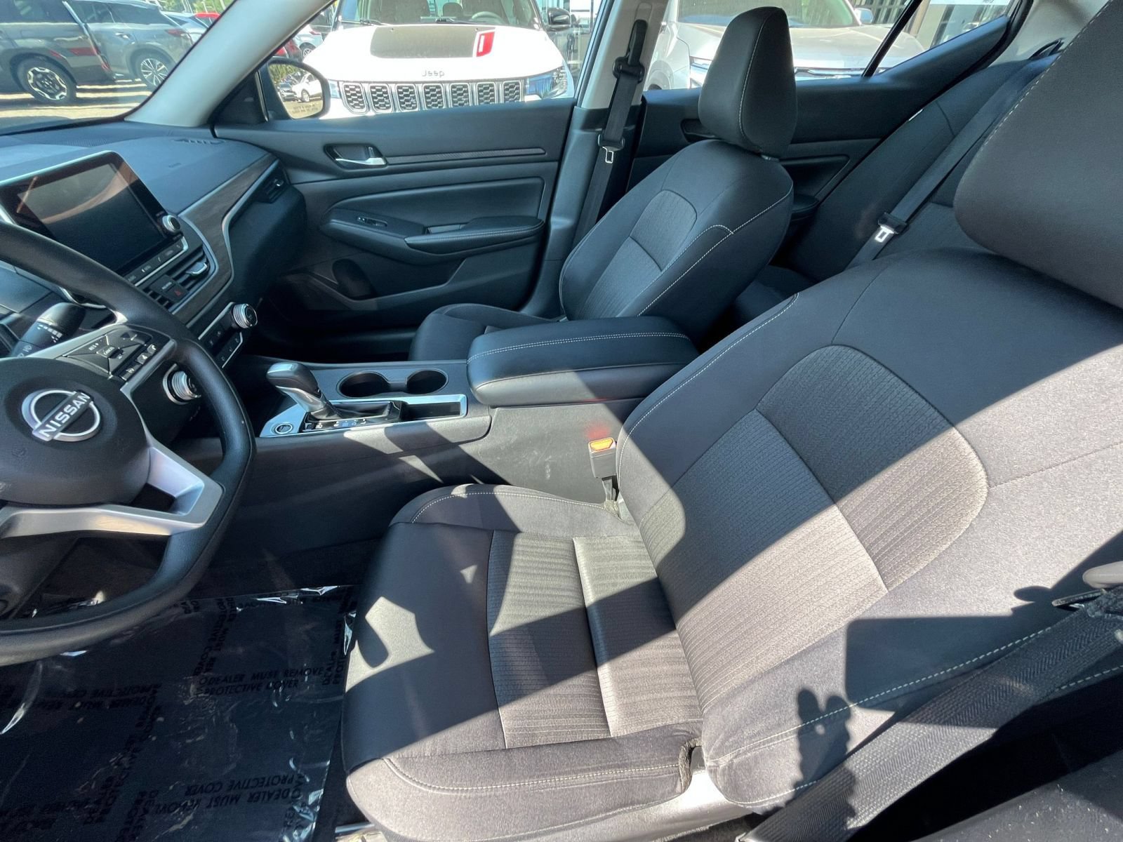 Used 2025 Nissan Altima 2.5 SV FWD image 23