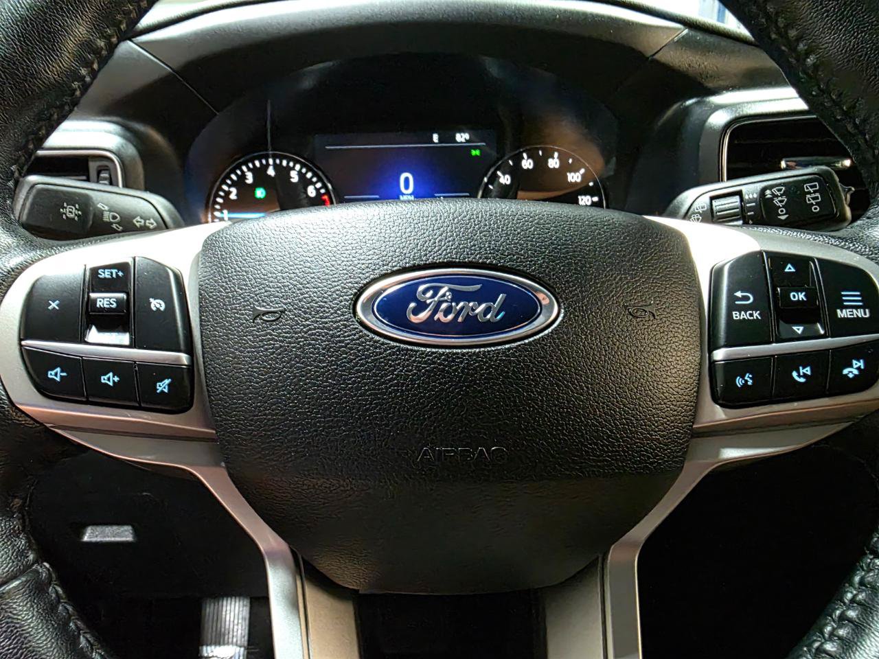 Used 2021 Ford Explorer XLT w/ Equipment Group 202A AWD/4WD image 31