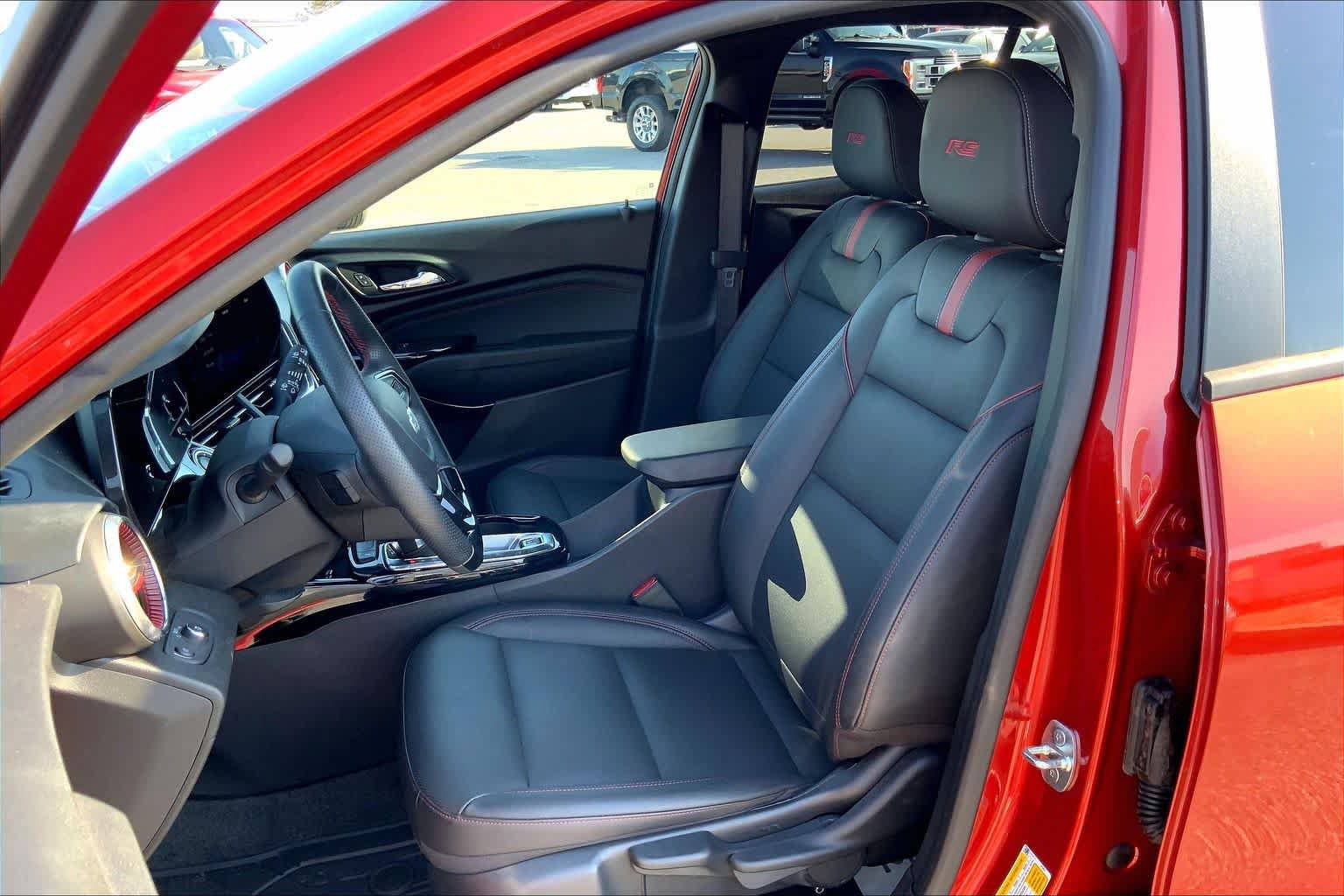 Used 2024 Chevrolet Trax RS w/ Sunroof Package image 8