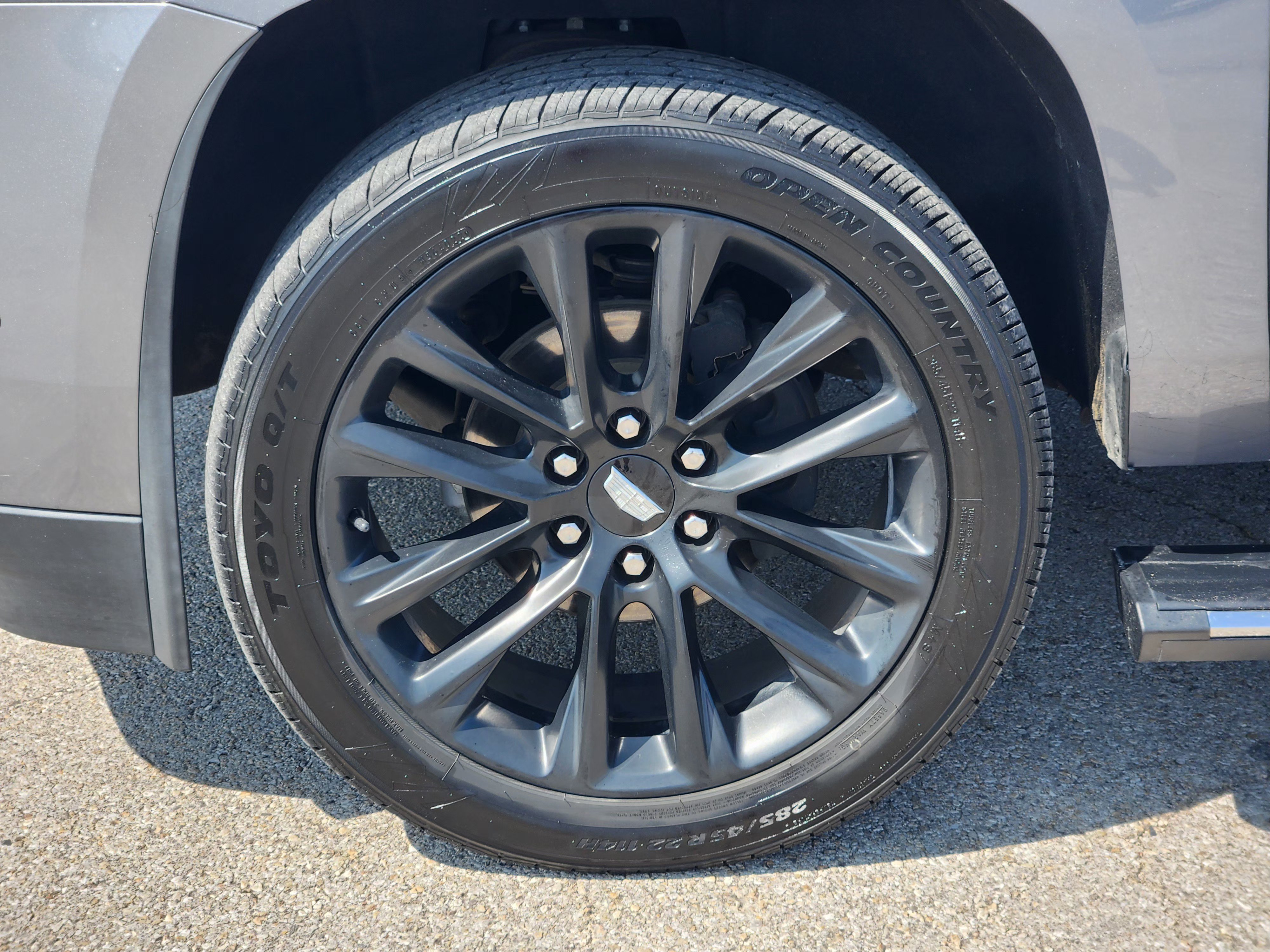 Used 2019 Cadillac Escalade Premium Luxury w/ Escalade Sport Edition RWD image 10
