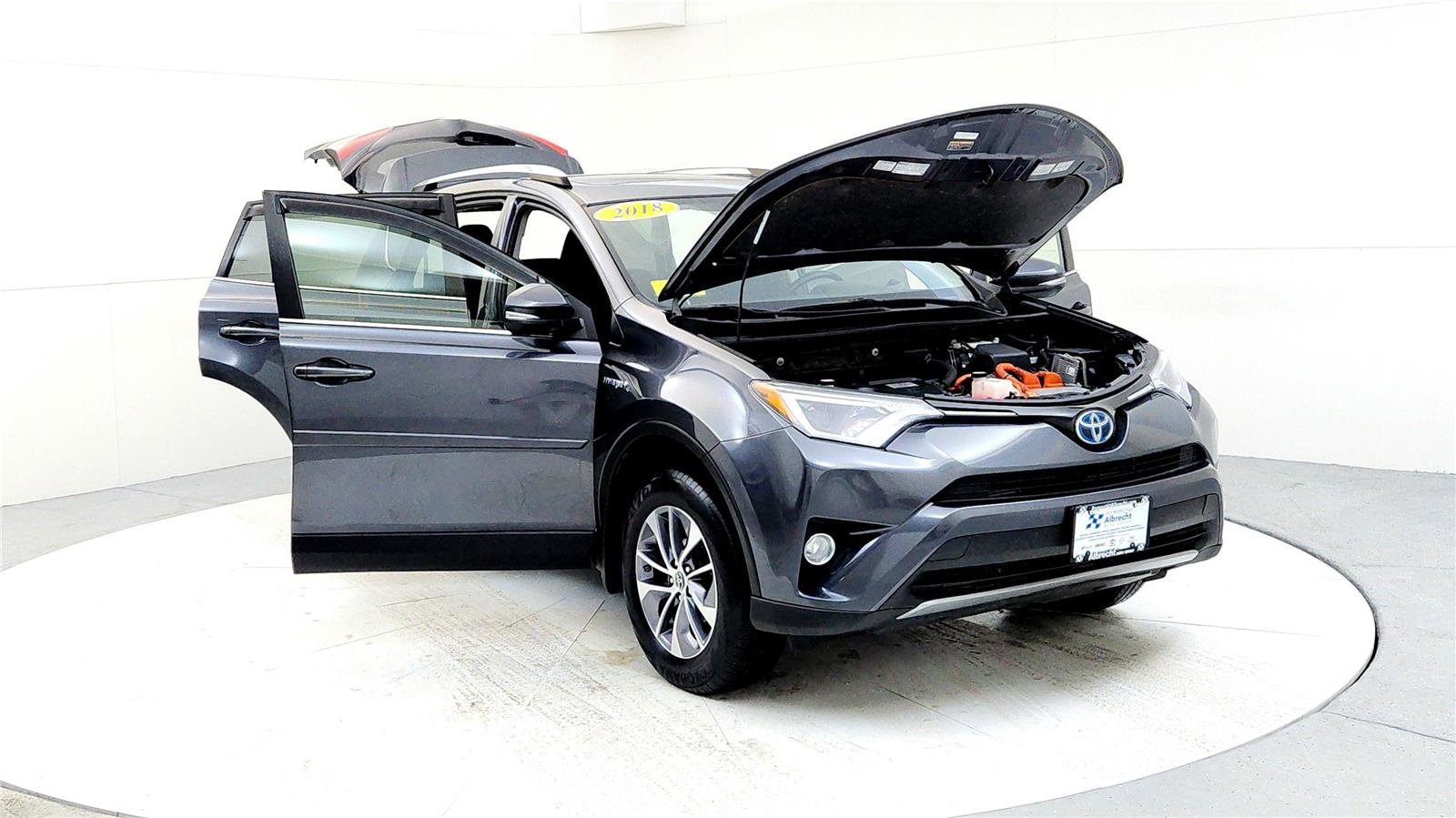 Certified 2018 Toyota RAV4 XLE w/ Carpet Mat Package image 9